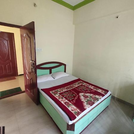 ירקאוד Hotel Ruchi מראה חיצוני תמונה
