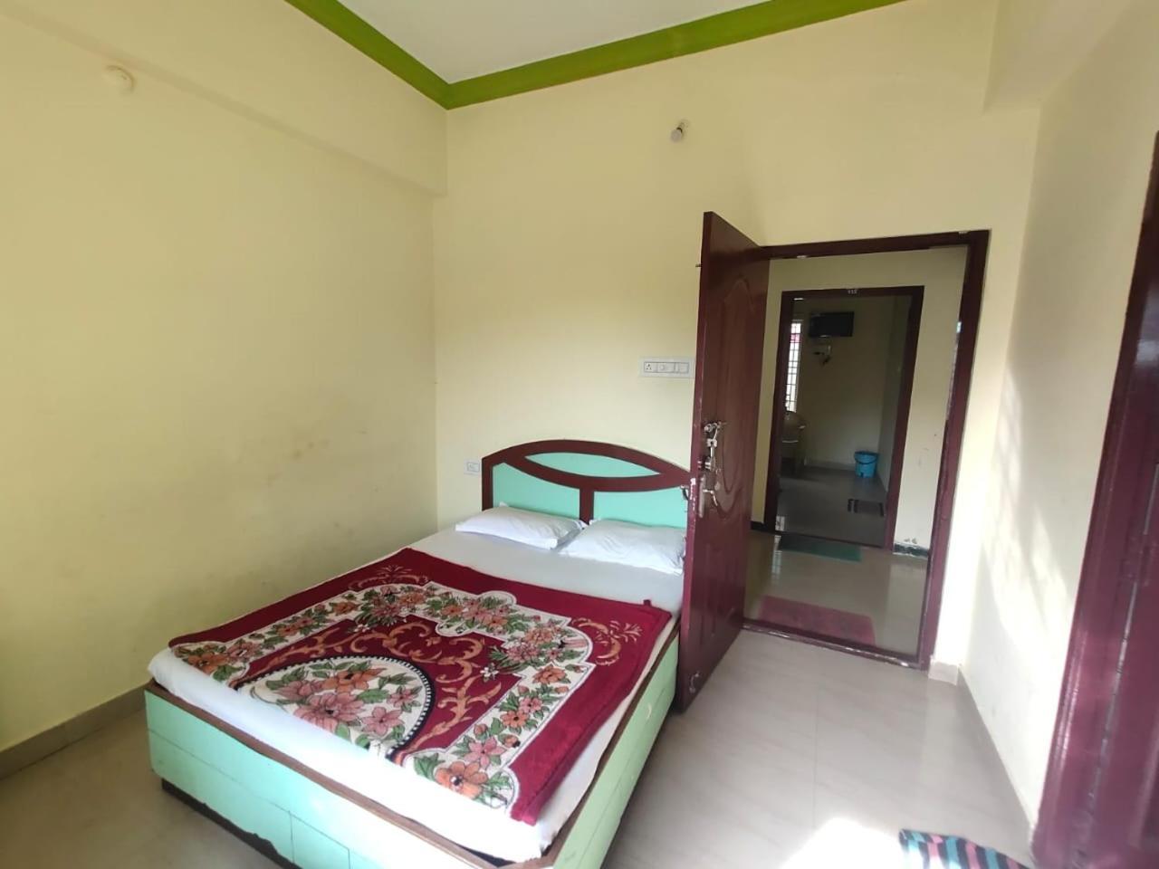 ירקאוד Hotel Ruchi מראה חיצוני תמונה