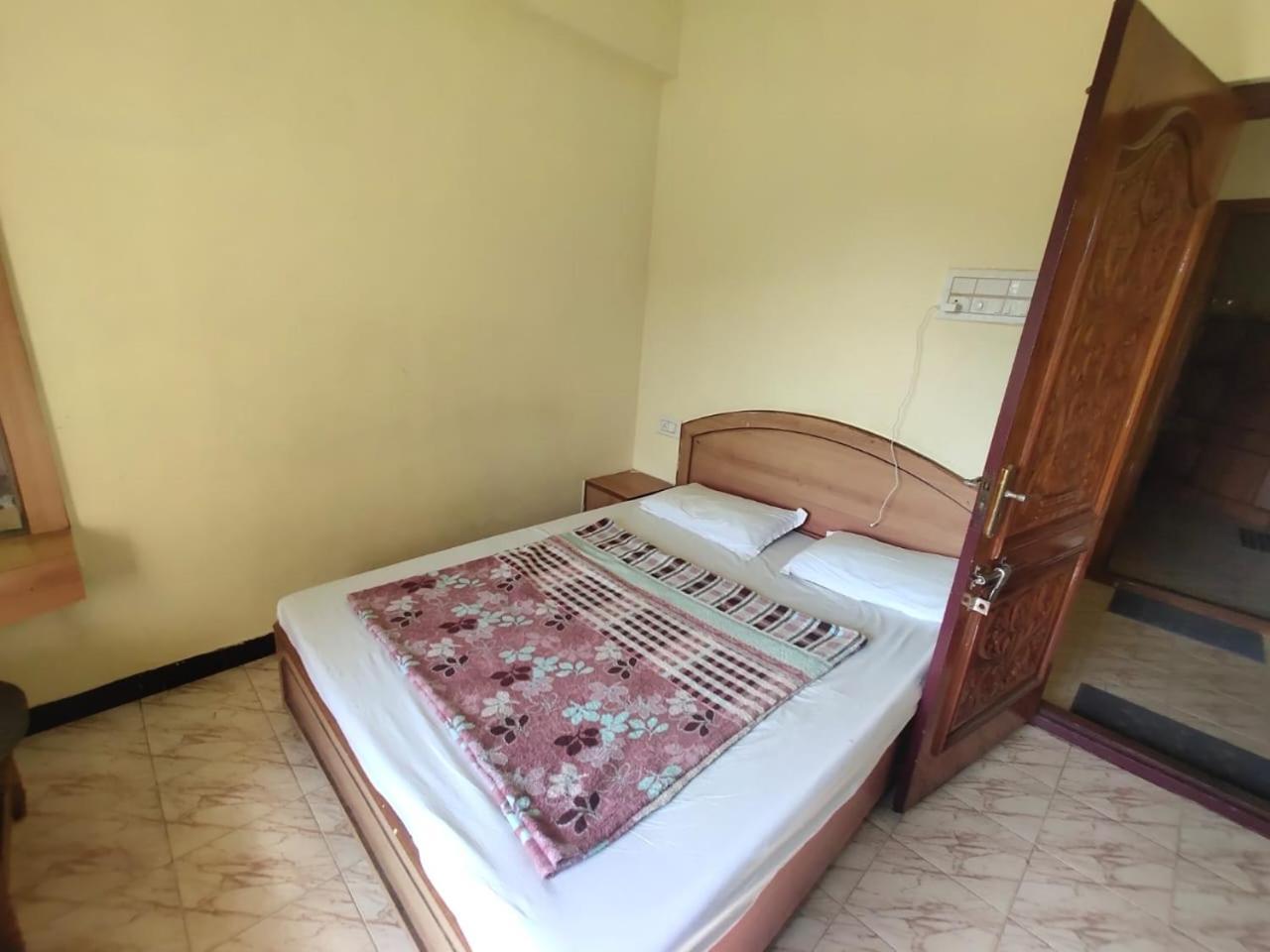 ירקאוד Hotel Ruchi מראה חיצוני תמונה